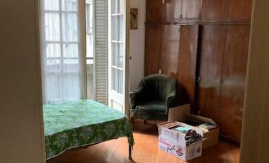 AMPLIO SEMIPISO DE 2 AMBIENTES CON POSIBILIDAD DE 3