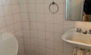 AMPLIO SEMIPISO DE 2 AMBIENTES CON POSIBILIDAD DE 3