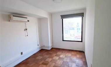 Casa en arriendo de 5 dorm. en Providencia