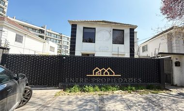 Casa en arriendo de 5 dorm. en Providencia