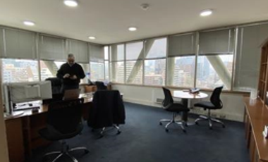 Oficina en Arriendo en Isidora Goyenechea/ Edificio Manantiales