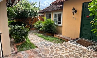 ALQUILO CASA DUPLEX EN PLAYA CORONA mcp