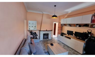 En venta. Chalet de 4 ambientes con dependencia. Barrio Chauvin.