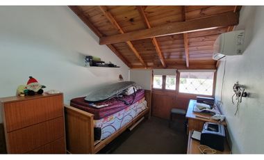 En venta. Chalet de 4 ambientes con dependencia. Barrio Chauvin.