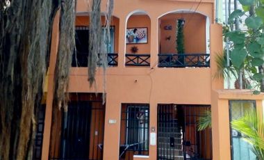 Edificio  en venta de 3 niveles en Playa del Carmen  a 2 cuadras de la Quinta
