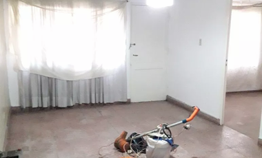Casa De 3 Ambientes Con Cochera A Reciclar En Venta