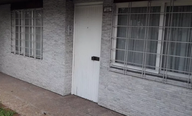 Casa De 3 Ambientes Con Cochera A Reciclar En Venta