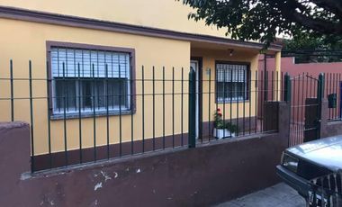 VENTA CASA DE 3 ambiente c/cochera con dto. De 2 ambiente al fondo EN JOSÉ LEON SUAREZ consultas al 4763-0904 / 4765-4181