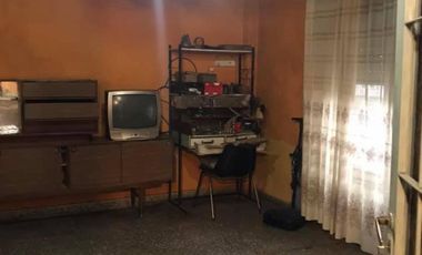 VENTA CASA DE 3 ambiente c/cochera con dto. De 2 ambiente al fondo EN JOSÉ LEON SUAREZ consultas al 4763-0904 / 4765-4181