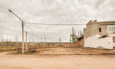 Terreno de 359 m2 en B° Rincón del Valle