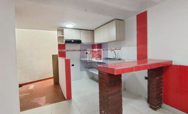 COD. 6228 - SE ARRIENDA CASA - BARRIO: COLORADOS