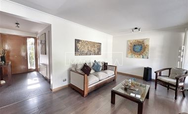 Casa en venta de 5 dorm. en Colina