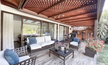 Casa en venta de 5 dorm. en Colina