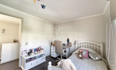 Casa en venta de 5 dorm. en Colina