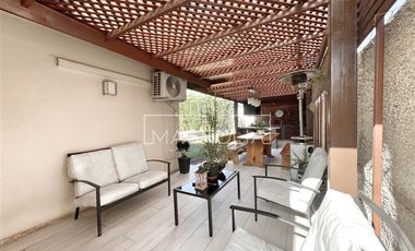 Casa en venta de 5 dorm. en Colina