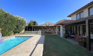 Casa en venta de 5 dorm. en Colina