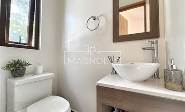 Casa en venta de 5 dorm. en Colina