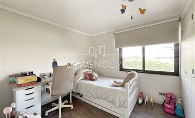 Casa en venta de 5 dorm. en Colina