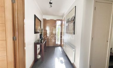 Casa en venta de 5 dorm. en Colina