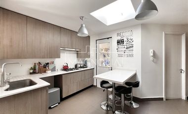 Casa en venta de 5 dorm. en Colina