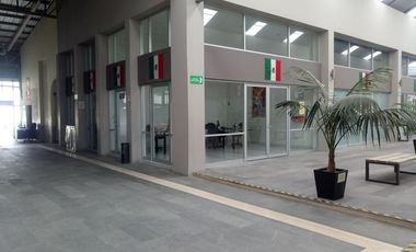 Renta Local en Plaza Comercial sobre Av. Tollocan