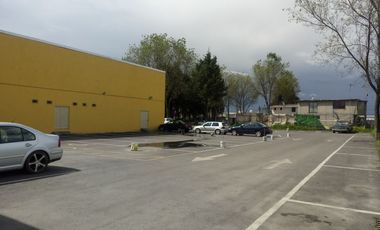 Renta Local en Plaza Comercial sobre Av. Tollocan