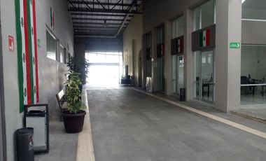 Renta Local en Plaza Comercial sobre Av. Tollocan