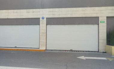 Renta Local en Plaza Comercial sobre Av. Tollocan
