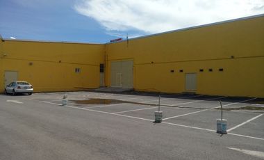 Renta Local en Plaza Comercial sobre Av. Tollocan