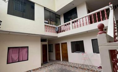 Casa rentera en venta en el centro de Loja