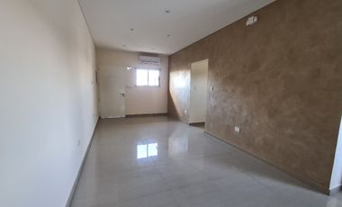 Departamento Tipo Casa en venta en Lanus Este