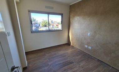 Departamento Tipo Casa en venta en Lanus Este