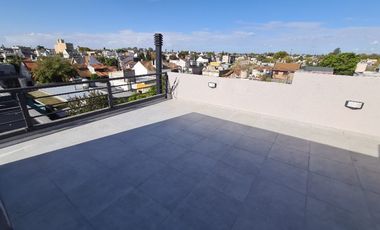 Departamento Tipo Casa en venta en Lanus Este