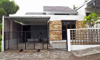 RUMAH MODERN DI BANGUNJIWO DEKAT UMY