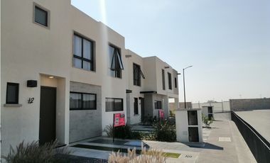 CASA EN VENTA EN CIUDAD MESETA QUERETARO GAA