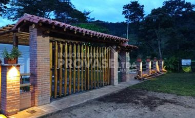 casa campestre en venta en el alto. Cod V102451