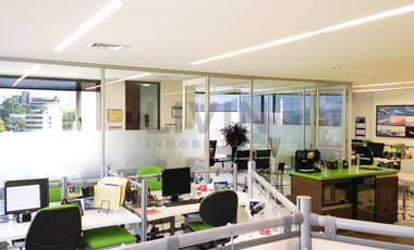 Venta de oficina en el  Poblado