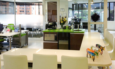 Venta de oficina en el  Poblado