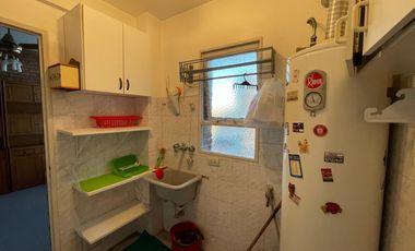 Excelente departamento céntrico de 3 ambientes.