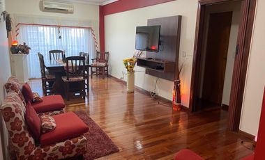 Excelente departamento céntrico de 3 ambientes.
