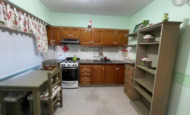 Excelente departamento céntrico de 3 ambientes.