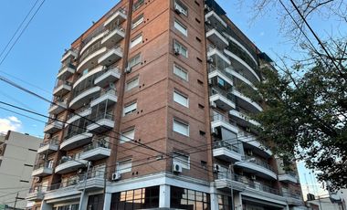 Excelente departamento céntrico de 3 ambientes.