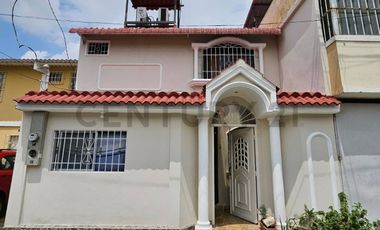 Se vende casa grande remodelada Mucho Lote 1, Etapa 4,  norte de Guayaquil AnaA