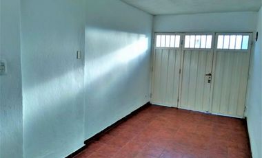VENDO CASA CON LOCAL BARRIO LA FRANCE