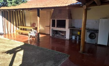 VENDO CASA CON LOCAL BARRIO LA FRANCE