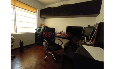 Venta Casa Como Local Comercial En Estrategia Zona En Cercado De Lima