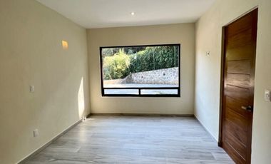 CASA EN VENTA EN ALTAVA RESIDENCIAL VALLE DE BRAVO MEXICO