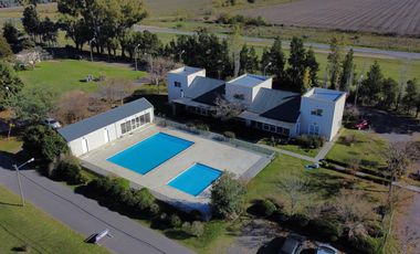 Venta Casa En Altos del Casco  Barrio Privado  Zarate