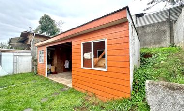 AMPLIA CASA DE UN PISO CALLE ISLA DEL REY