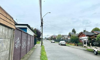 AMPLIA CASA DE UN PISO CALLE ISLA DEL REY